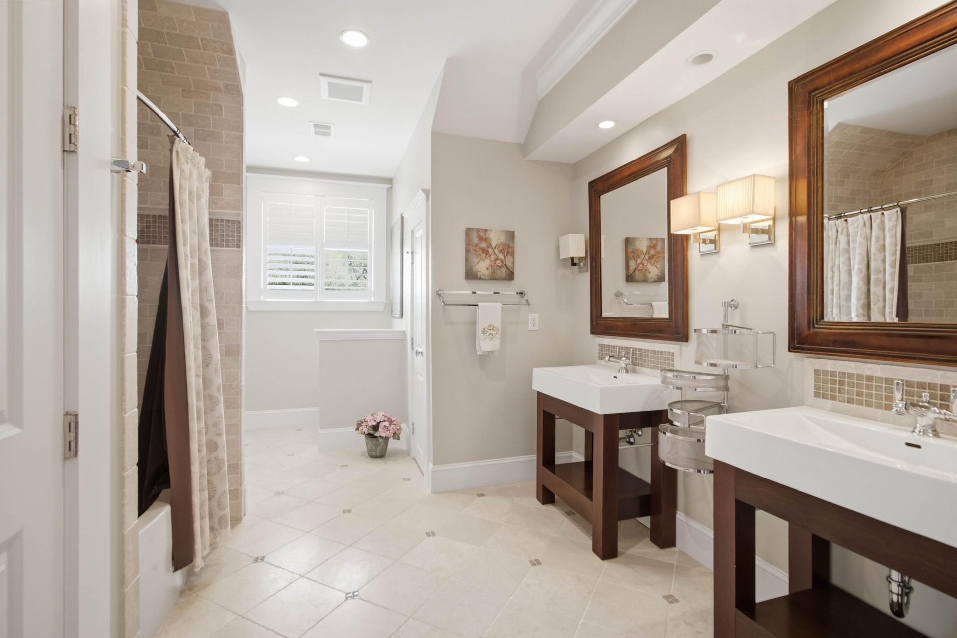 374 Mutual Drive Photo 49