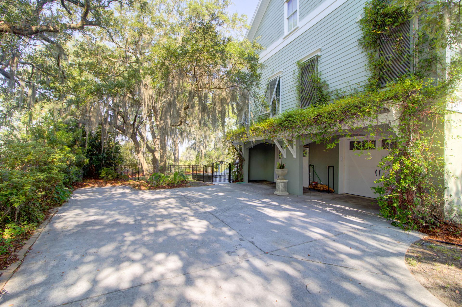 374 Mutual Drive Photo 9
