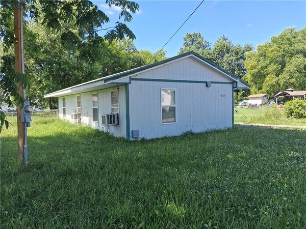 303 W 8th Street , Green Forest, AR 72638