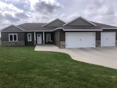15302 Hillside Lane SE, Chatfield, MN 55923