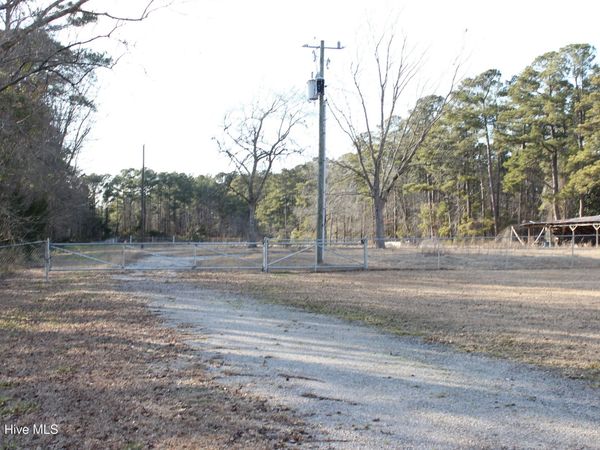 5891 Us Highway 117 S, Burgaw, NC 28425