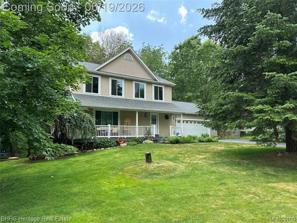 2456 Spartans Trail, Hamburg Twp, MI 48169