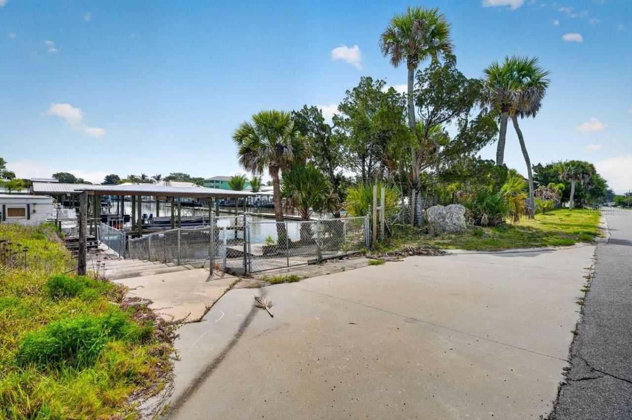 124 Randle Avenue , Oak Hill, FL 32759 Photo