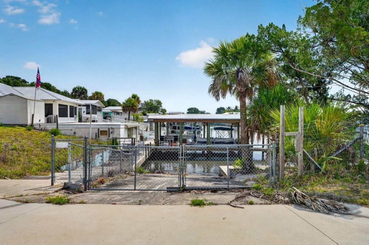 124 Randle Avenue , Oak Hill, FL 32759 Photo