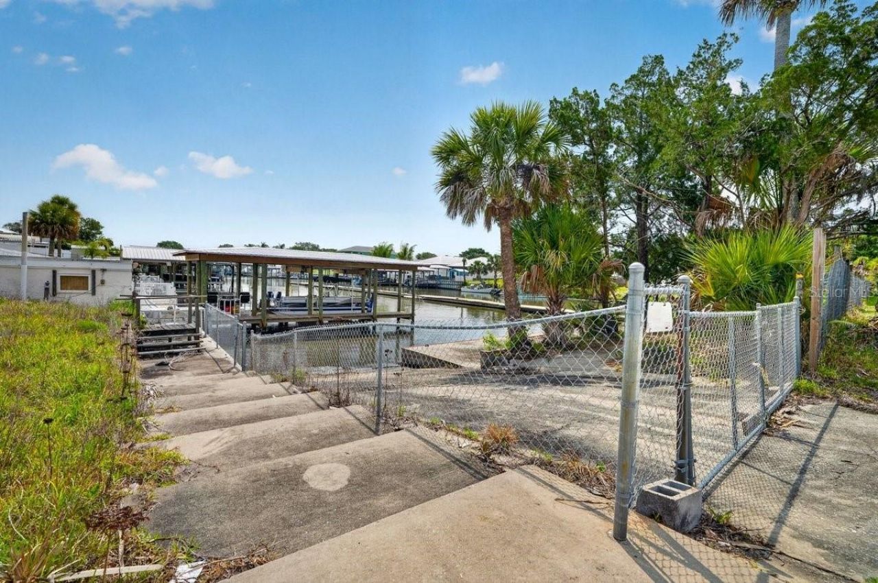 124 Randle Avenue , Oak Hill, FL 32759 Photo