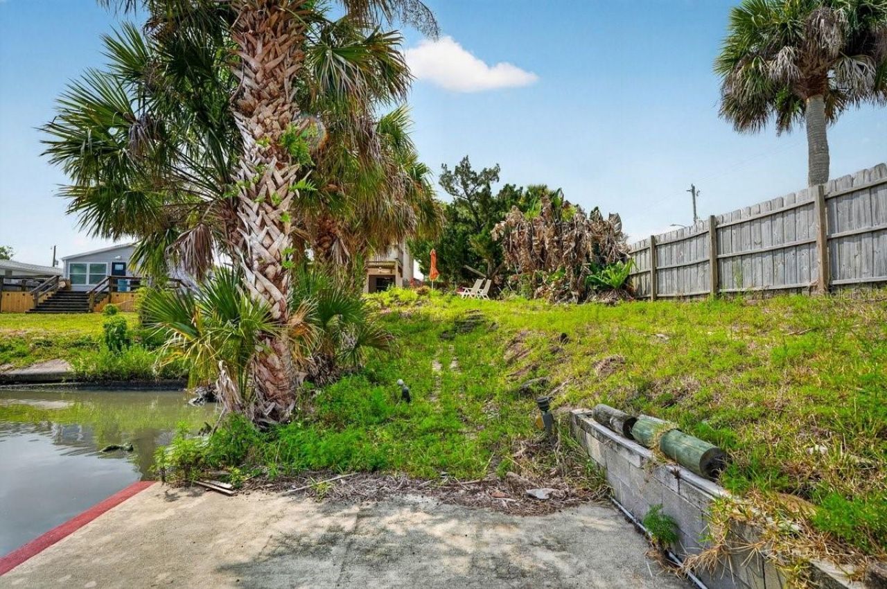 124 Randle Avenue , Oak Hill, FL 32759 Photo