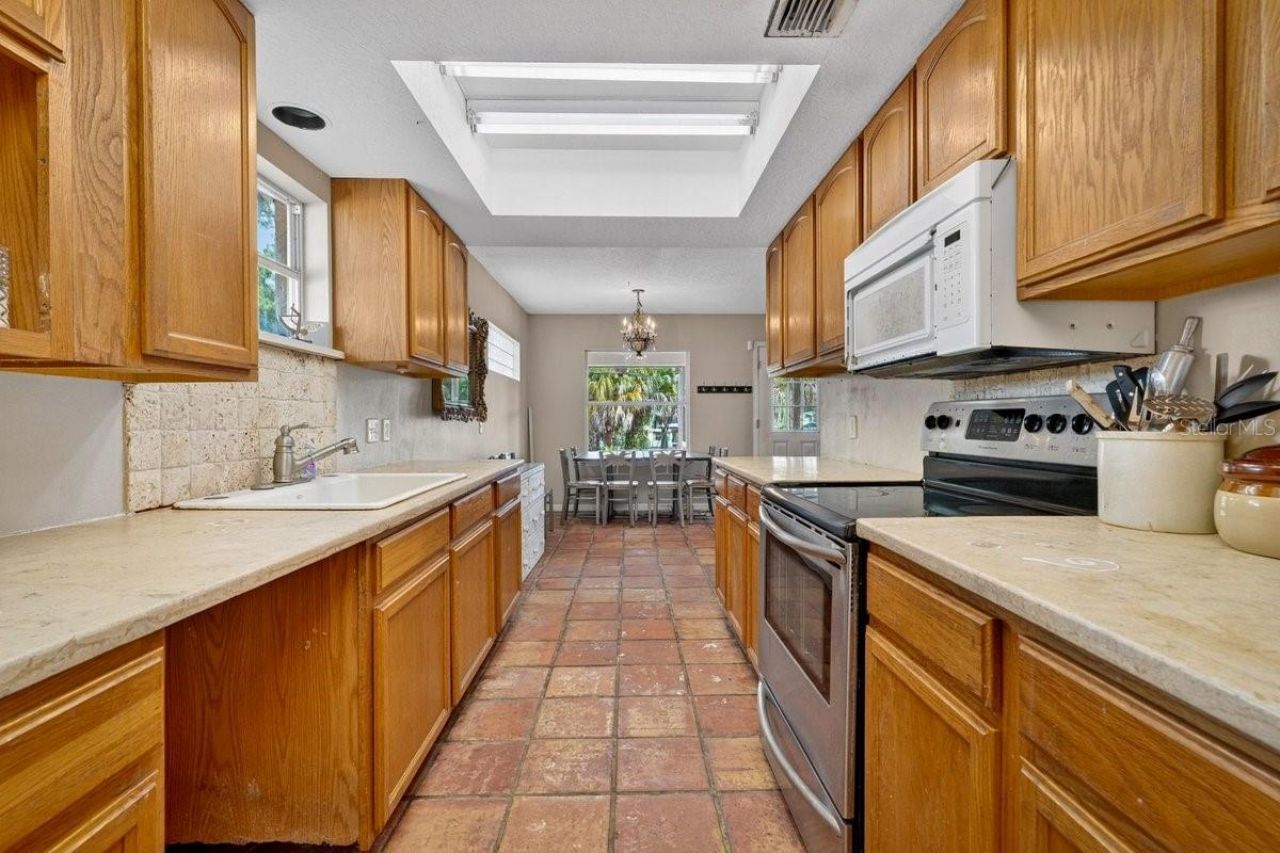 124 Randle Avenue , Oak Hill, FL 32759 Photo