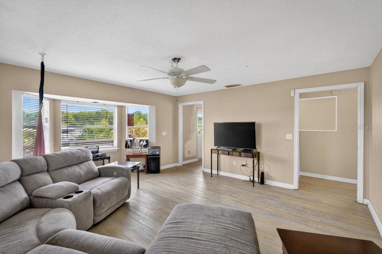 124 Randle Avenue , Oak Hill, FL 32759 Photo