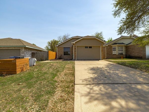 820 Mica LN, Leander, TX 78641