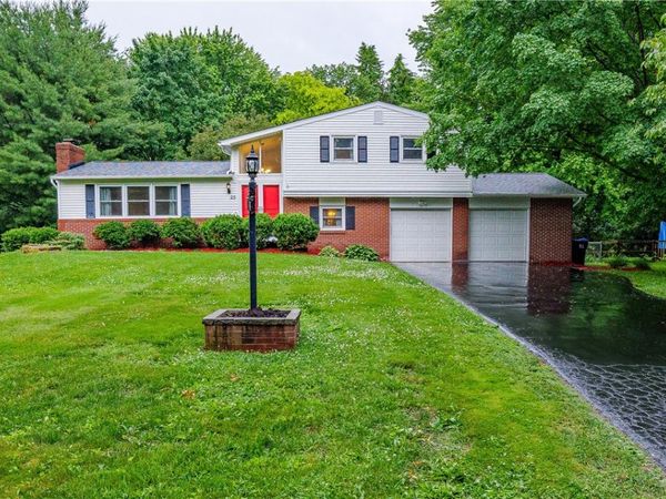 25 Redwood Drive, Penfield, NY 14526