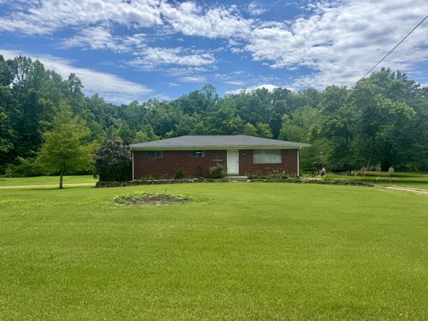 1921 Lick Creek Rd , Linden, TN 37096