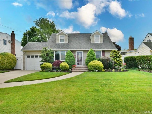1872 Chester Drive , East Meadow, NY 11554