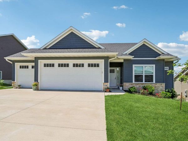 1310 E Gable Way, Tiffin, IA 52340