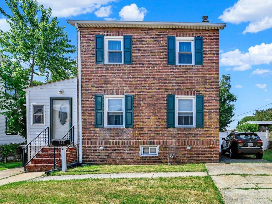 212 Maple Avenue, Baltimore, MD 21222 Main Photo