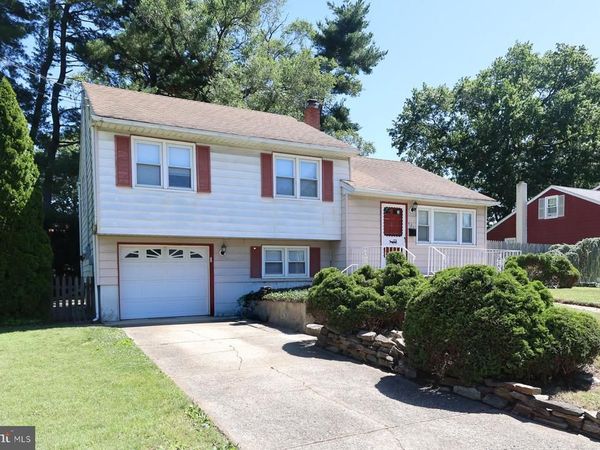 521 SMITH LANE, MOUNT HOLLY, NJ 08060