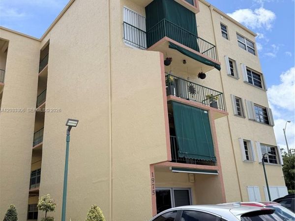1975 W 44th Pl , Unit 401, Hialeah, FL 33012