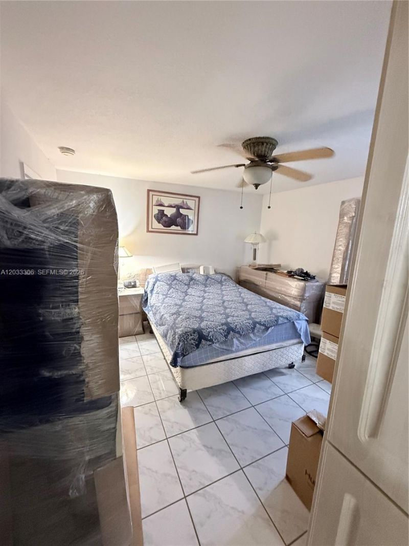 1975 W 44th Pl , Unit 401, Hialeah, FL 33012 Photo