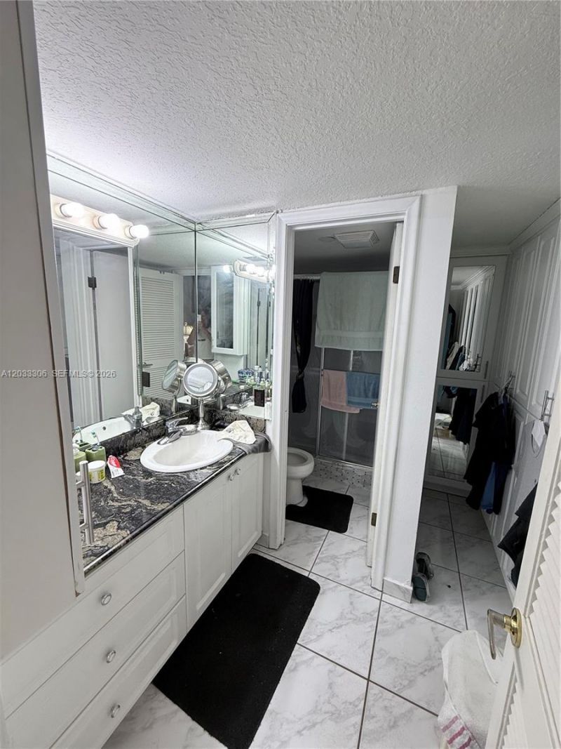 1975 W 44th Pl , Unit 401, Hialeah, FL 33012 Photo
