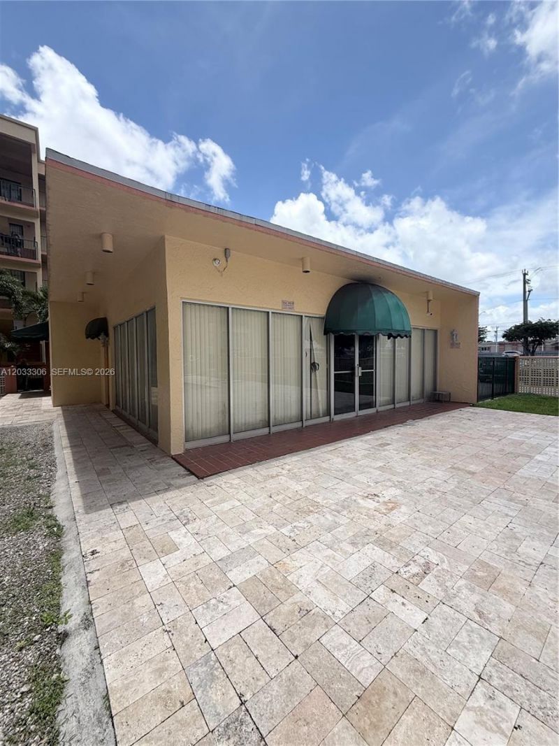 1975 W 44th Pl , Unit 401, Hialeah, FL 33012 Photo
