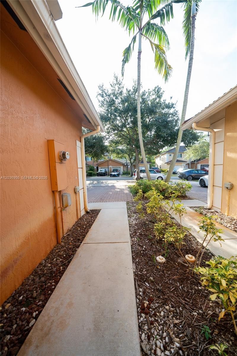 6453 Catalina Ln, Tamarac, FL 33321 Photo