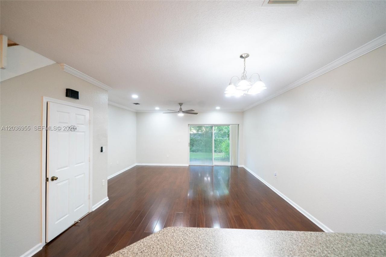 6453 Catalina Ln, Tamarac, FL 33321 Photo