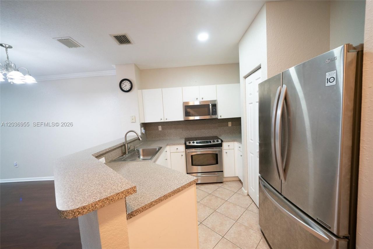 6453 Catalina Ln, Tamarac, FL 33321 Photo