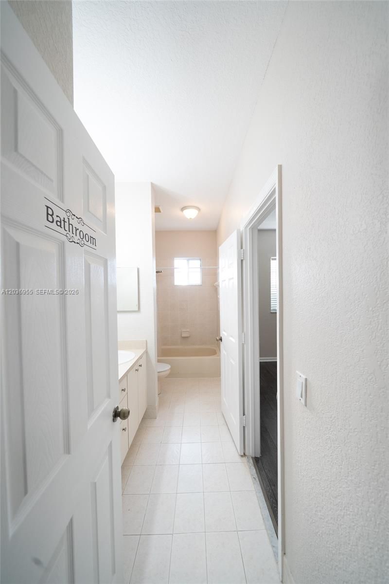 6453 Catalina Ln, Tamarac, FL 33321 Photo