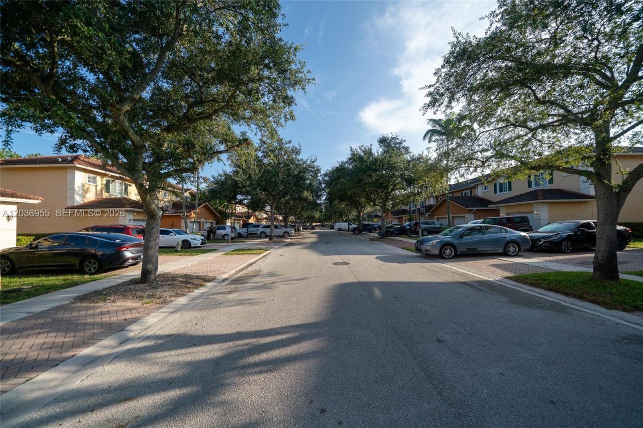 6453 Catalina Ln, Tamarac, FL 33321 Photo
