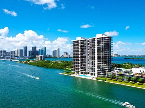 1000 Venetian Way, Unit 1902, Miami, FL 33139