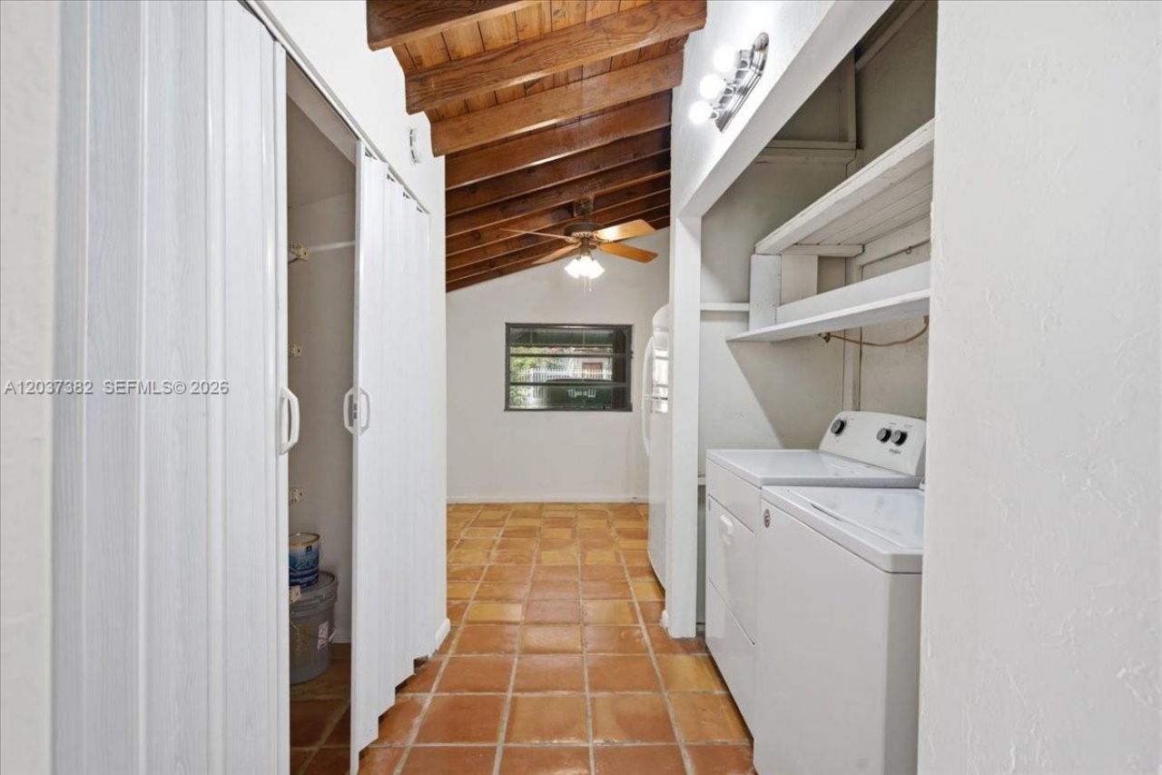 2550 Trapp Ave, Miami, FL 33133 Photo
