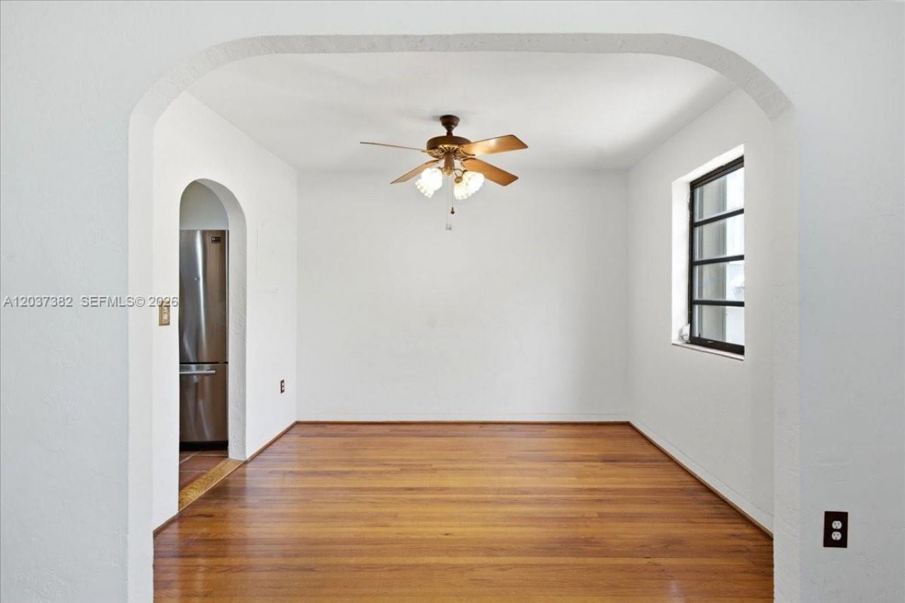 2550 Trapp Ave, Miami, FL 33133 Photo