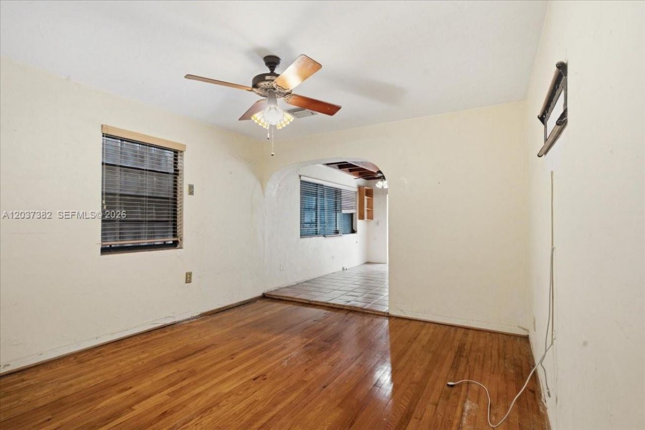 2550 Trapp Ave, Miami, FL 33133 Photo