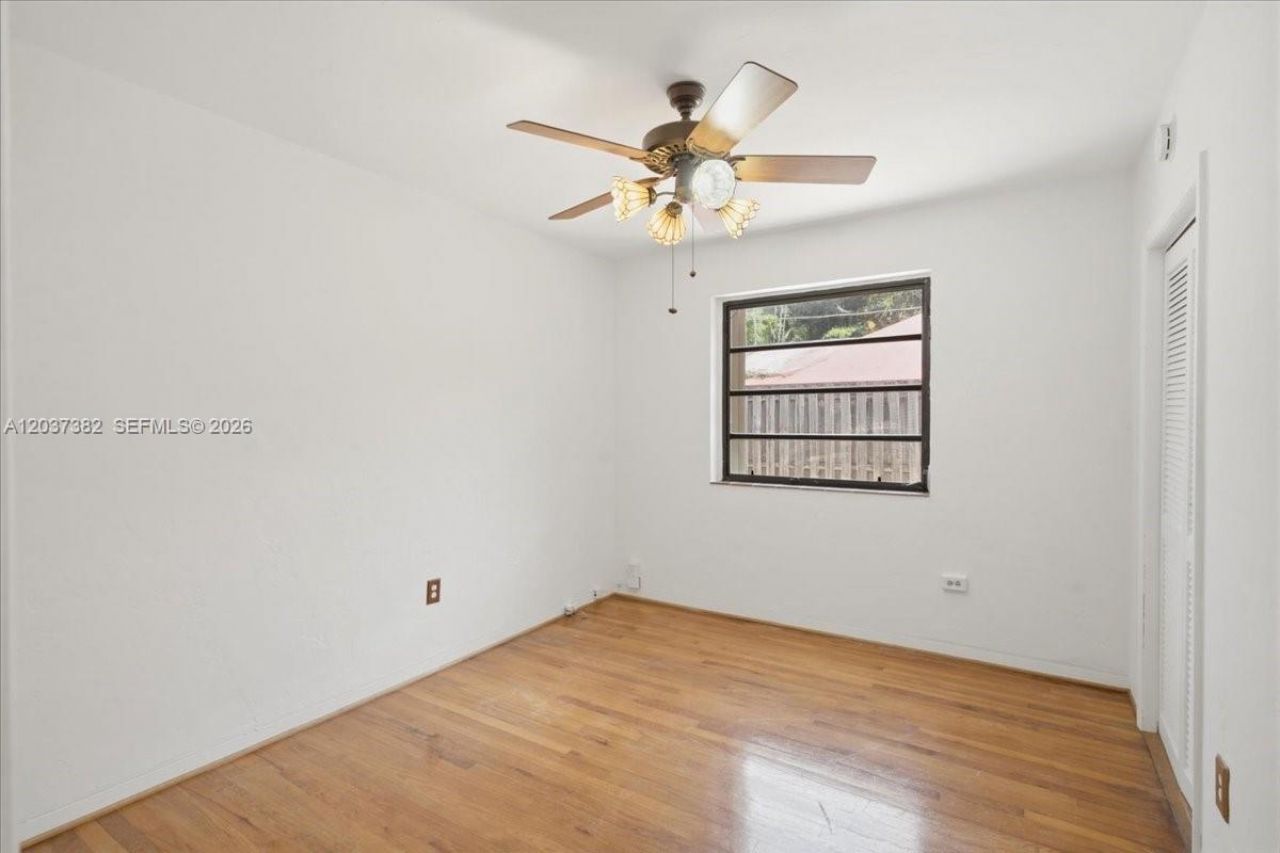 2550 Trapp Ave, Miami, FL 33133 Photo