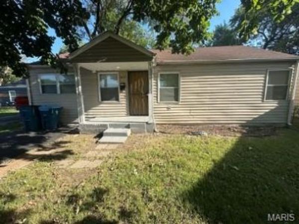 627 Ferguson Avenue , Ferguson, MO 63135