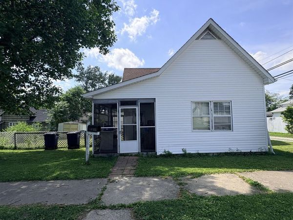 214 S 10th Street, Elwood, IN 46036