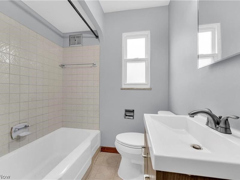 3819 W 137th Street , Cleveland, OH 44111 Photo 16