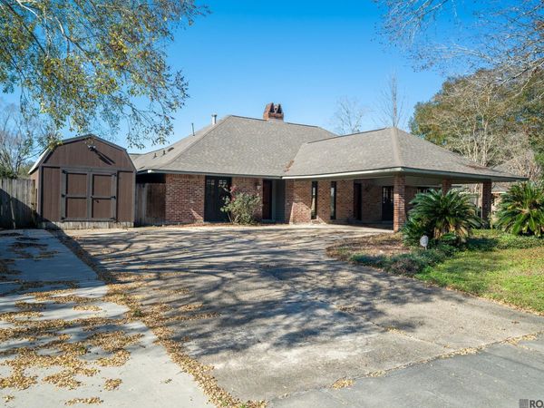 3736 Sessions Dr, Baton Rouge, LA 70816