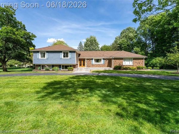 30130 Marimoor Street , Beverly Hills Vlg, MI 48025