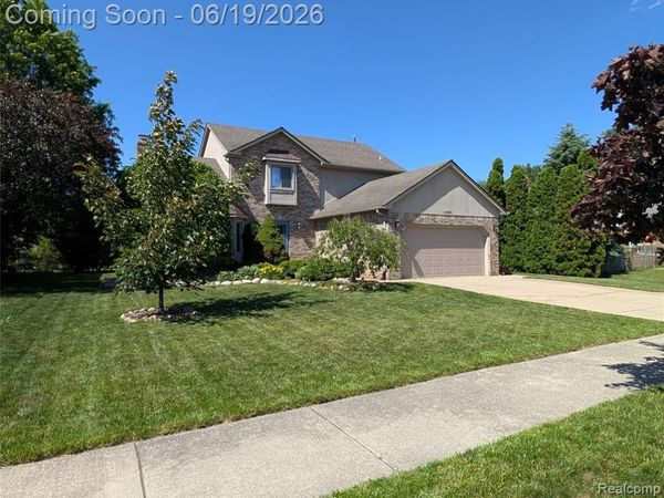 16883 Kenneth Drive, Macomb Twp, MI 48044