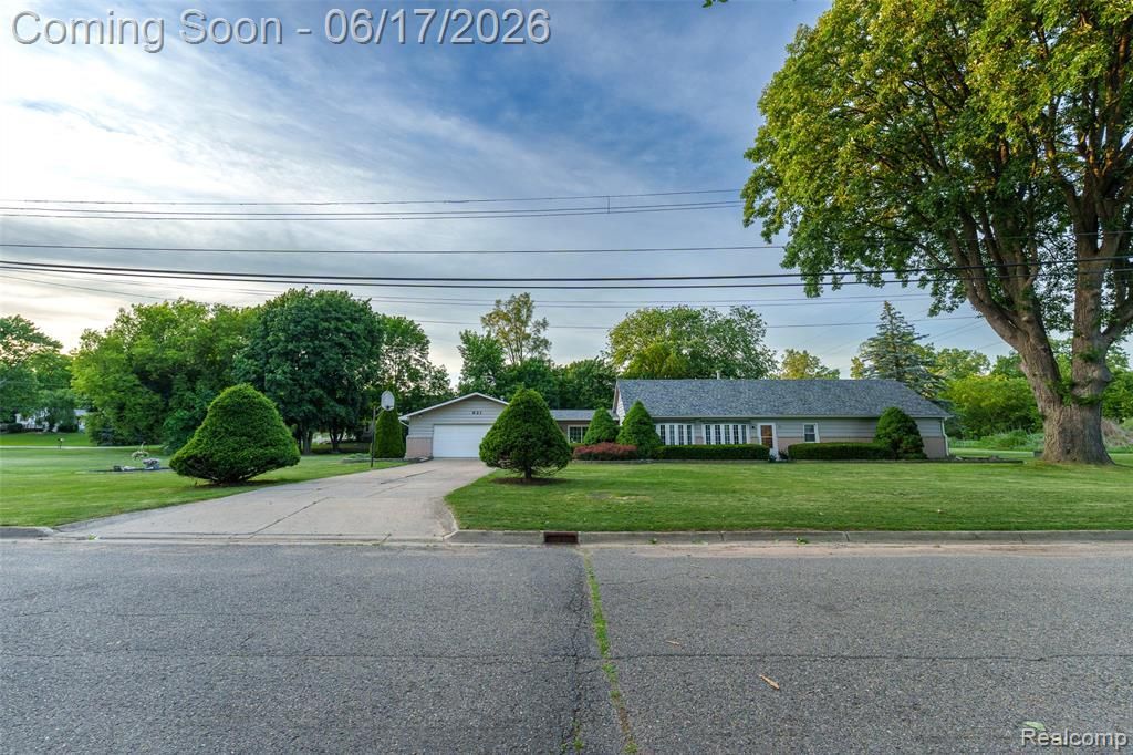 921 E Northfield Avenue, Pontiac, MI 48340 Main Photo