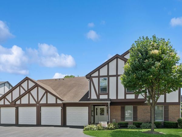 40 W Fern Court, Unit 120, Palatine, IL 60067