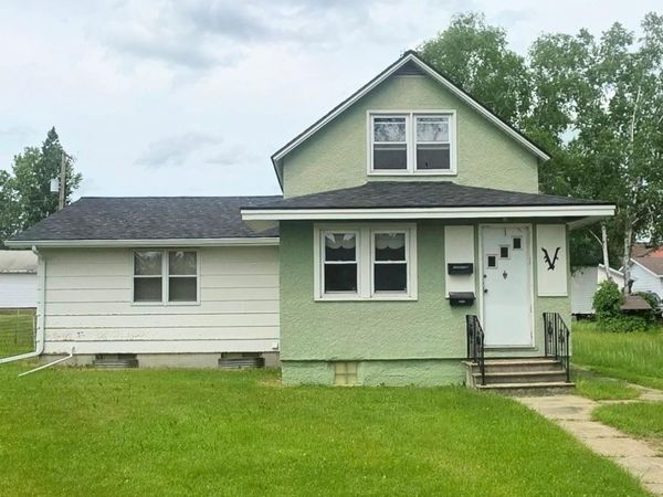 616 2nd Street NW, Chisholm, MN 55719
