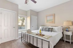 979 Bay Tree Circle photo 4