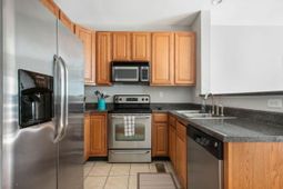 979 Bay Tree Circle photo 4