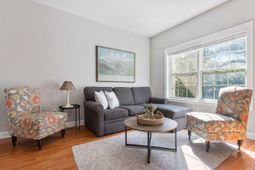 979 Bay Tree Circle photo 4