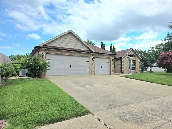 3005 N 15Th Place , Rogers, AR 72756