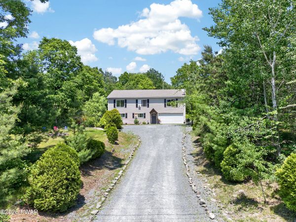 115 Gelso Court, Hawley, PA 18428