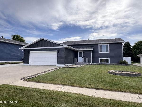 1344 20TH STREET NE, Watertown, SD 57201