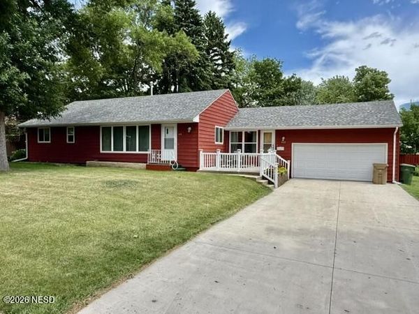 612 4TH STREET NW, Watertown, SD 57201