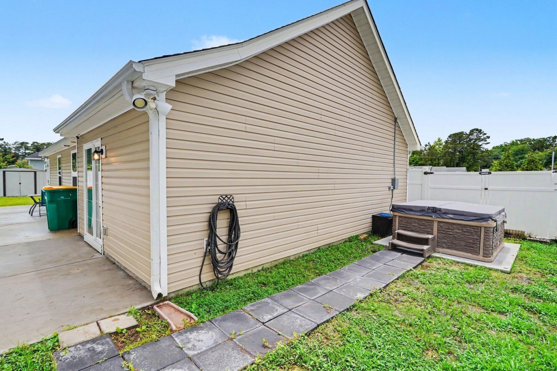 201 Holden Dr.  Photo 22